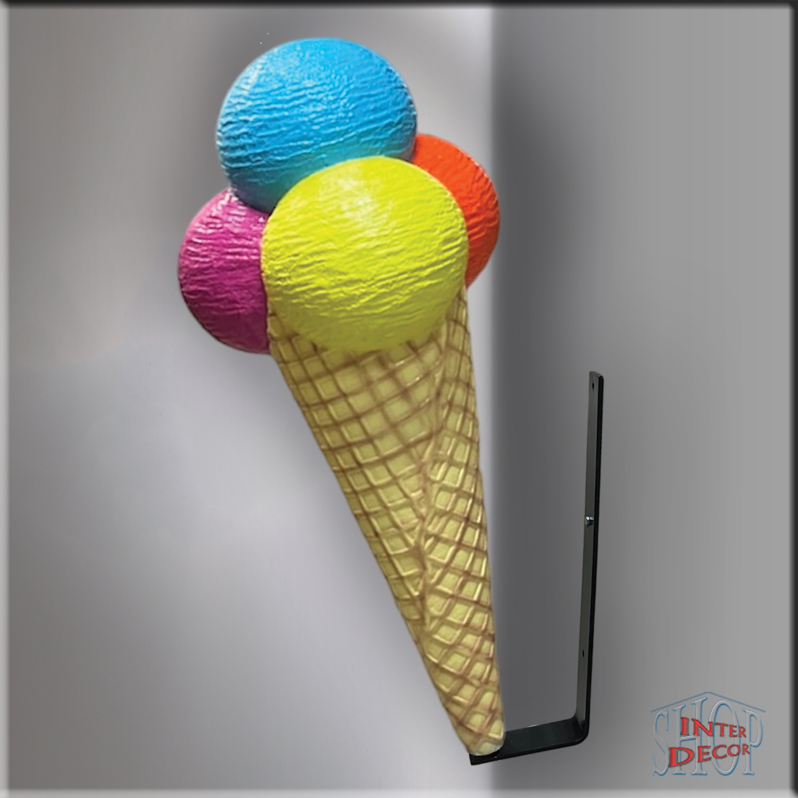 Hängende-Eistüte-für-Eisdielen