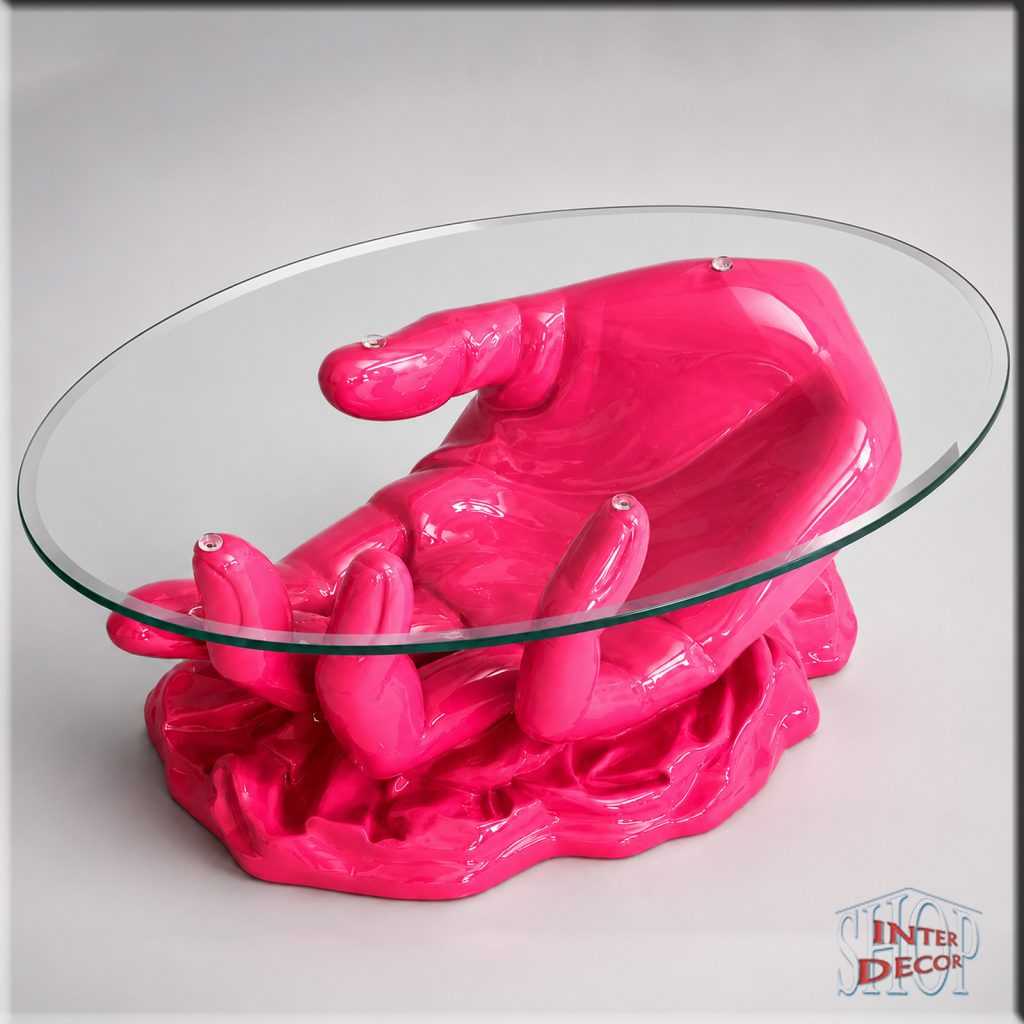 Glastisch-mit-großer-Hand-Couchtisch-Farbe-Pink