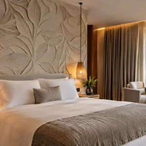 Ein Boutiquehotel mit Wandreliefs gestalten